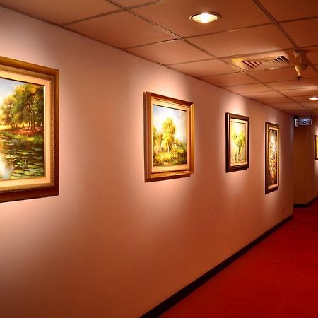 The Premier Hotel Tainan Extérieur photo