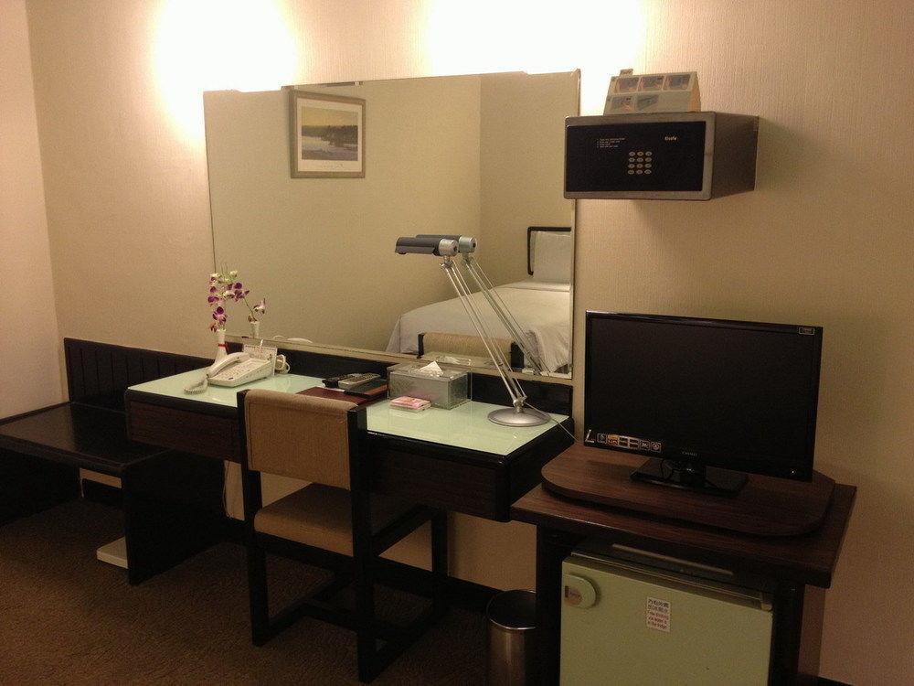 The Premier Hotel Tainan Extérieur photo