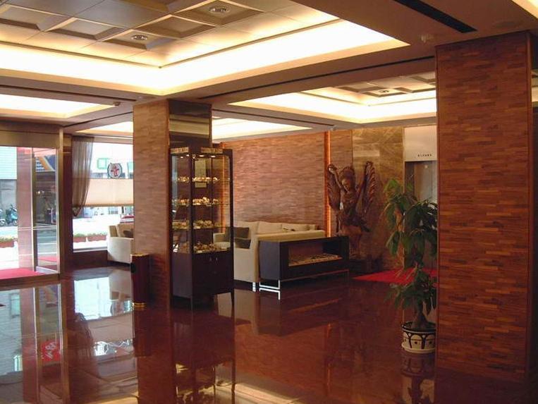The Premier Hotel Tainan Extérieur photo
