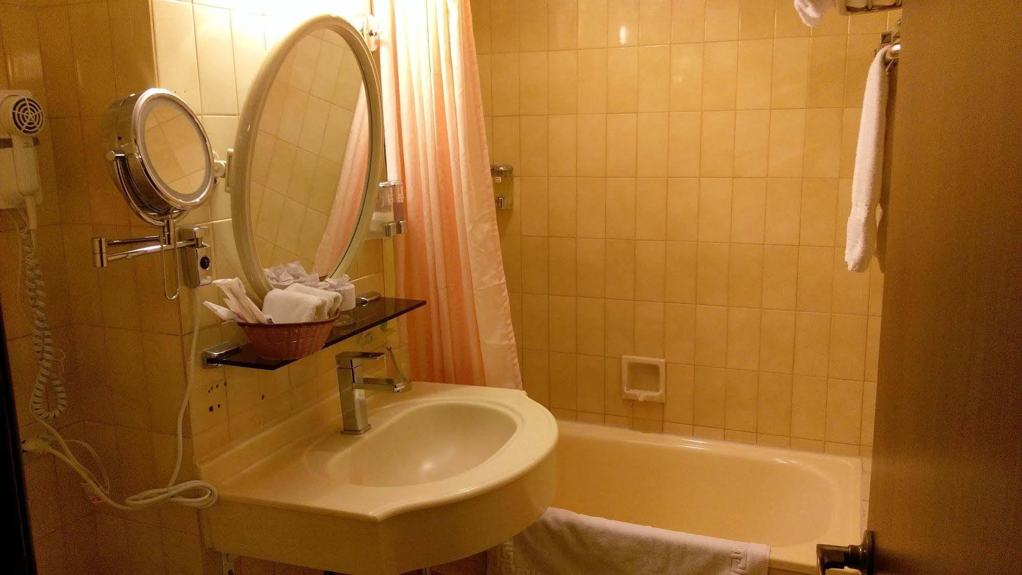 The Premier Hotel Tainan Extérieur photo