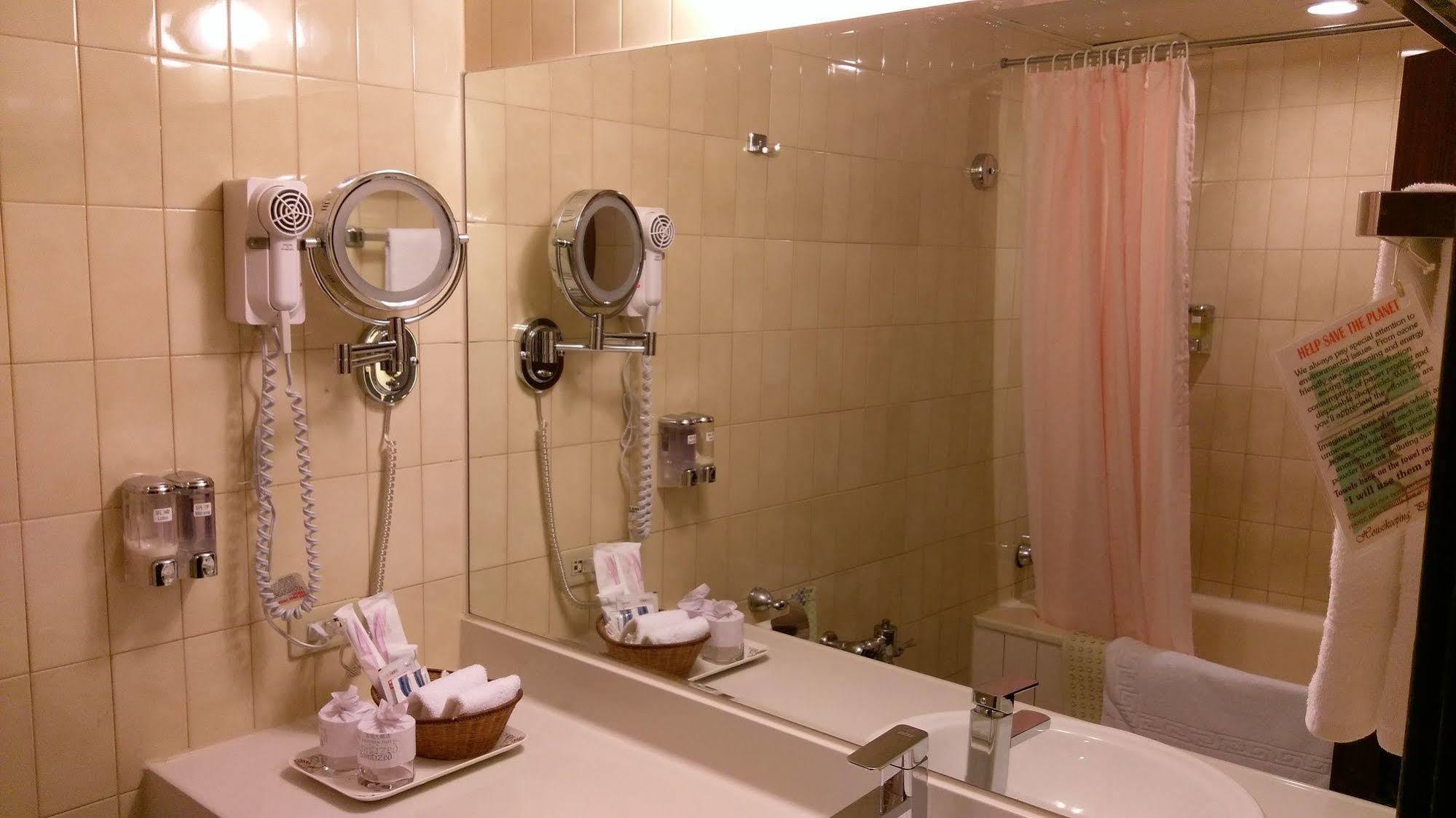 The Premier Hotel Tainan Extérieur photo