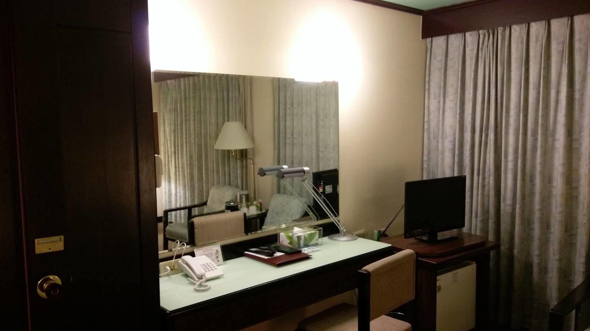 The Premier Hotel Tainan Extérieur photo