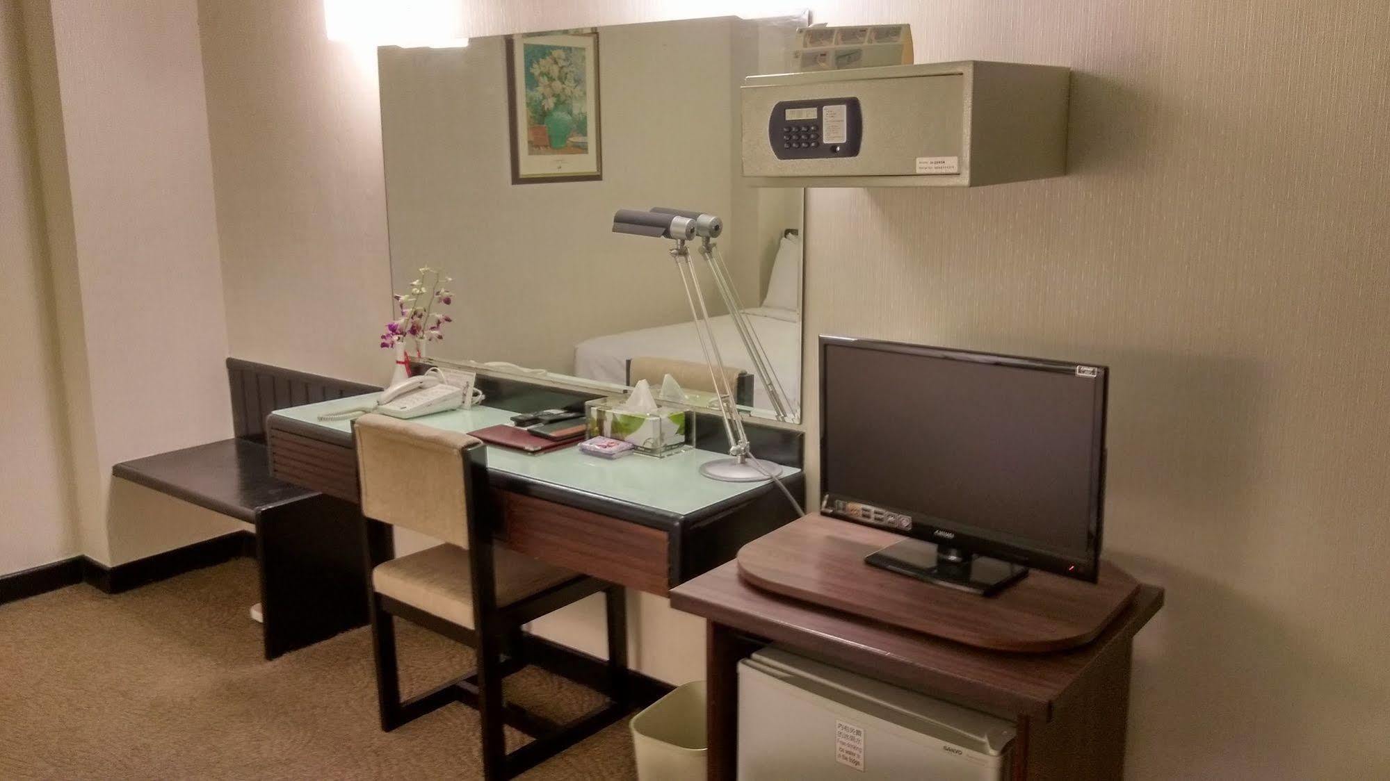 The Premier Hotel Tainan Extérieur photo