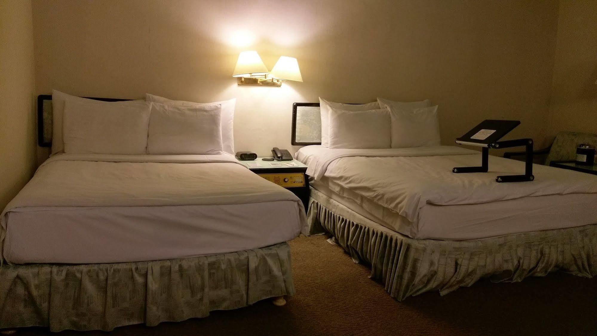 The Premier Hotel Tainan Extérieur photo