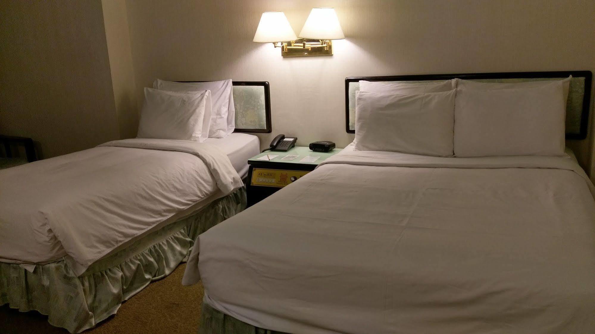 The Premier Hotel Tainan Extérieur photo